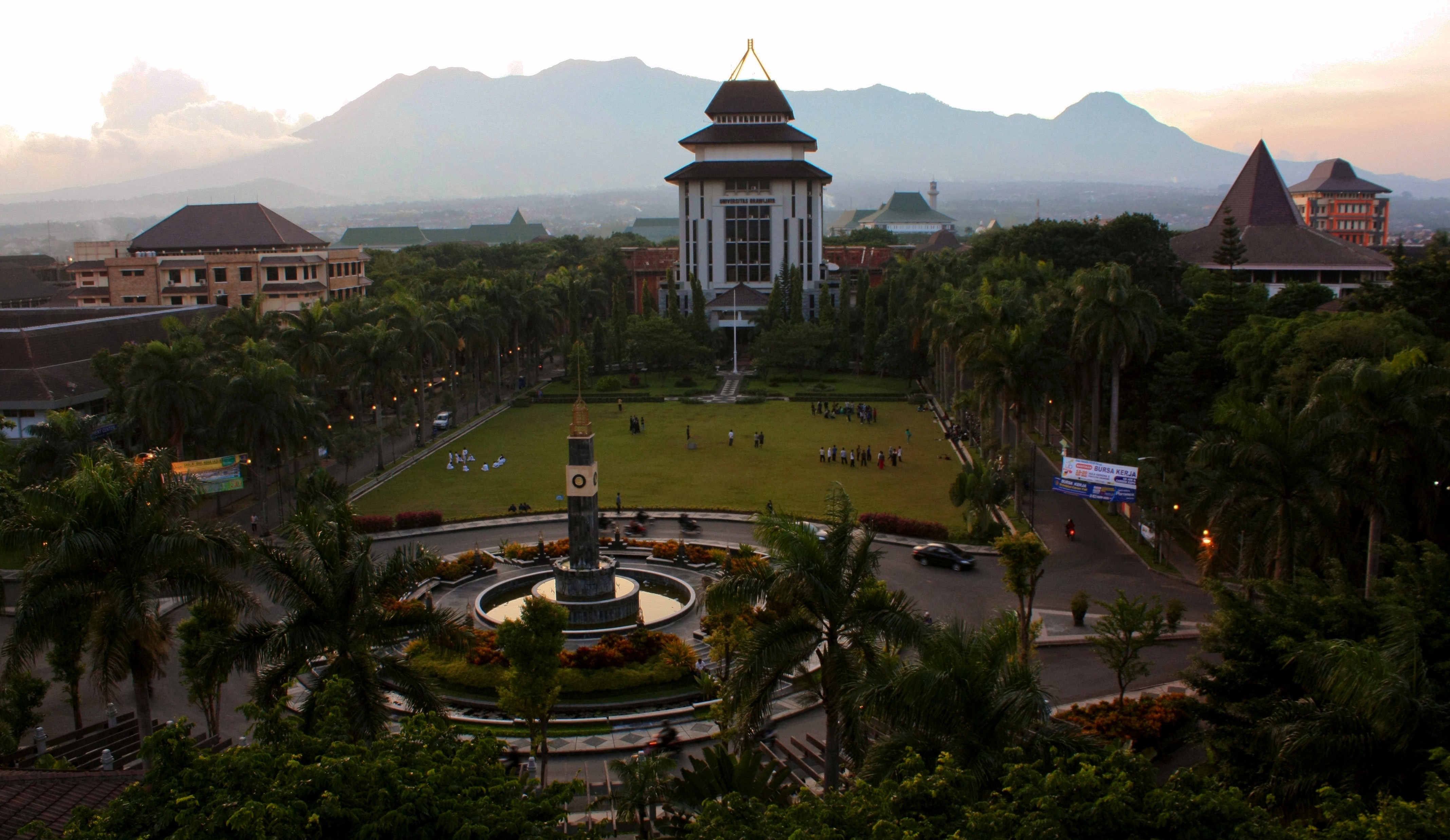 Universitas Brawijaya - Universitas Brawijaya Akan Pecat Mahasiswa yang